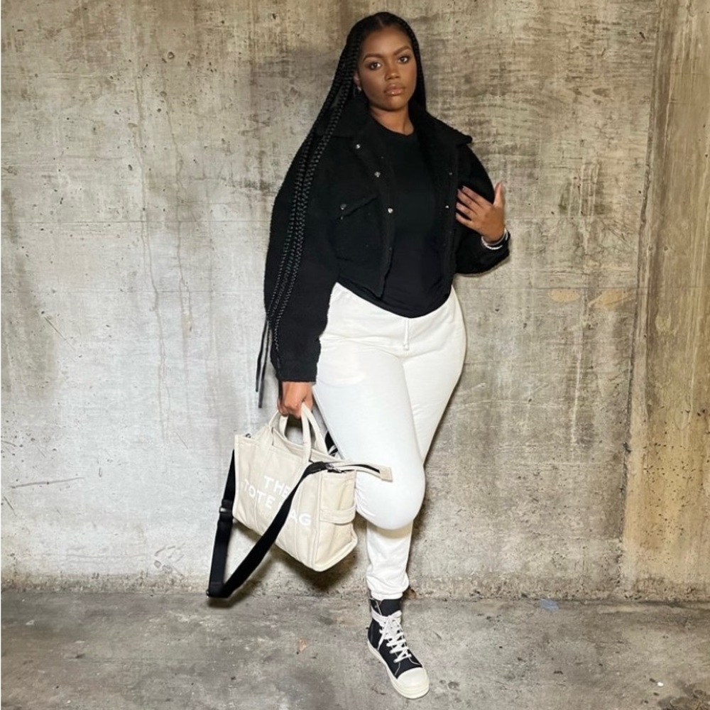 Heavyweight sweatpants joggers cream drawstring